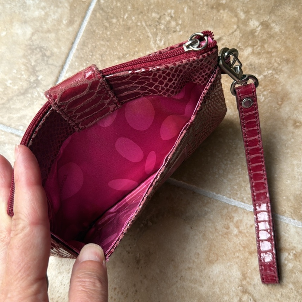 Perlina New York Reptile Embossed Red Leather Wristlet Clutch Wallet Zip & Slip - Picture 7 of 10